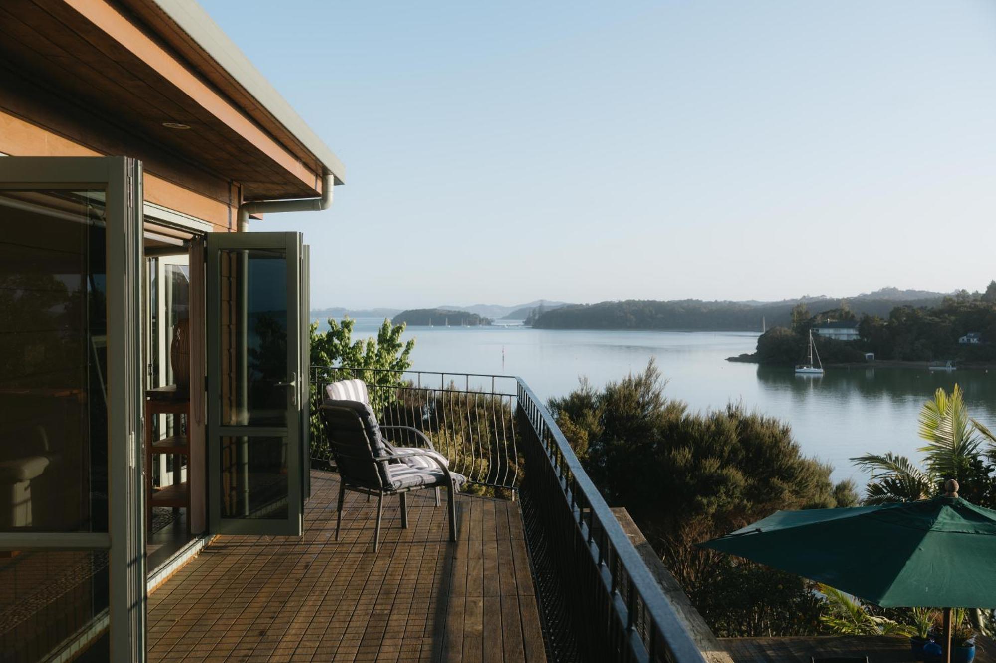 Villa Cliff Edge By The Sea Paihia Exterior foto